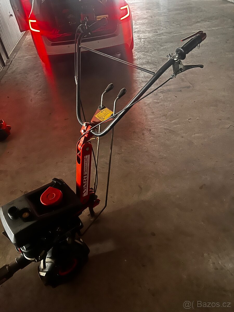 Vari traktůrek s radlici - 6