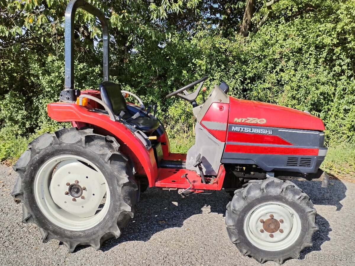 Mitsubishi MT 220 - 6