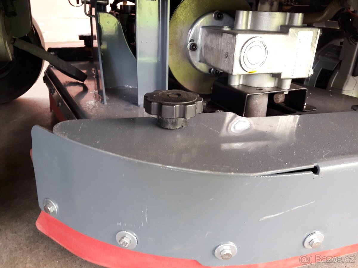 Podlahový mycí stroj Nilfisk BR 850 S se sedící obsluhou - 6