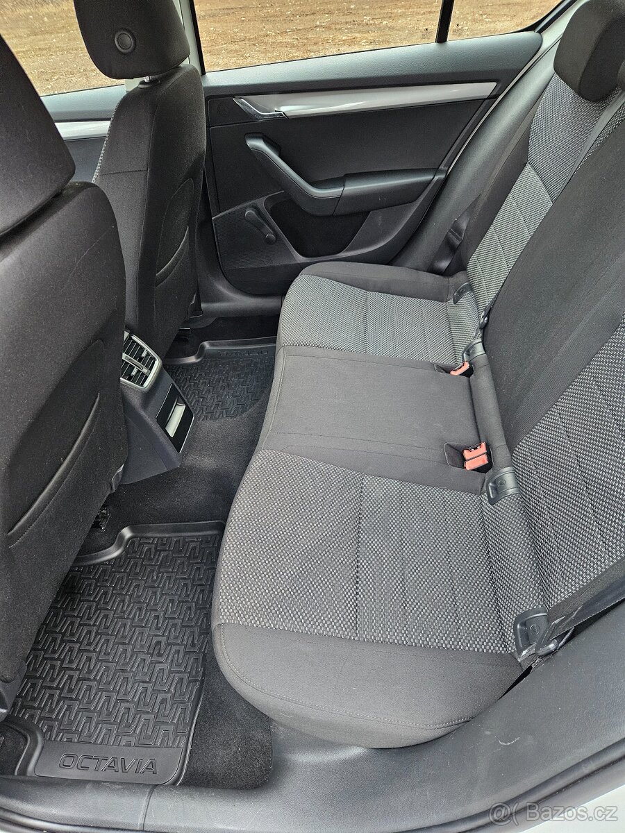 Škoda Oktavia 1,6Tdi 77kw r.v 2014 bílá sedan super stav - 6