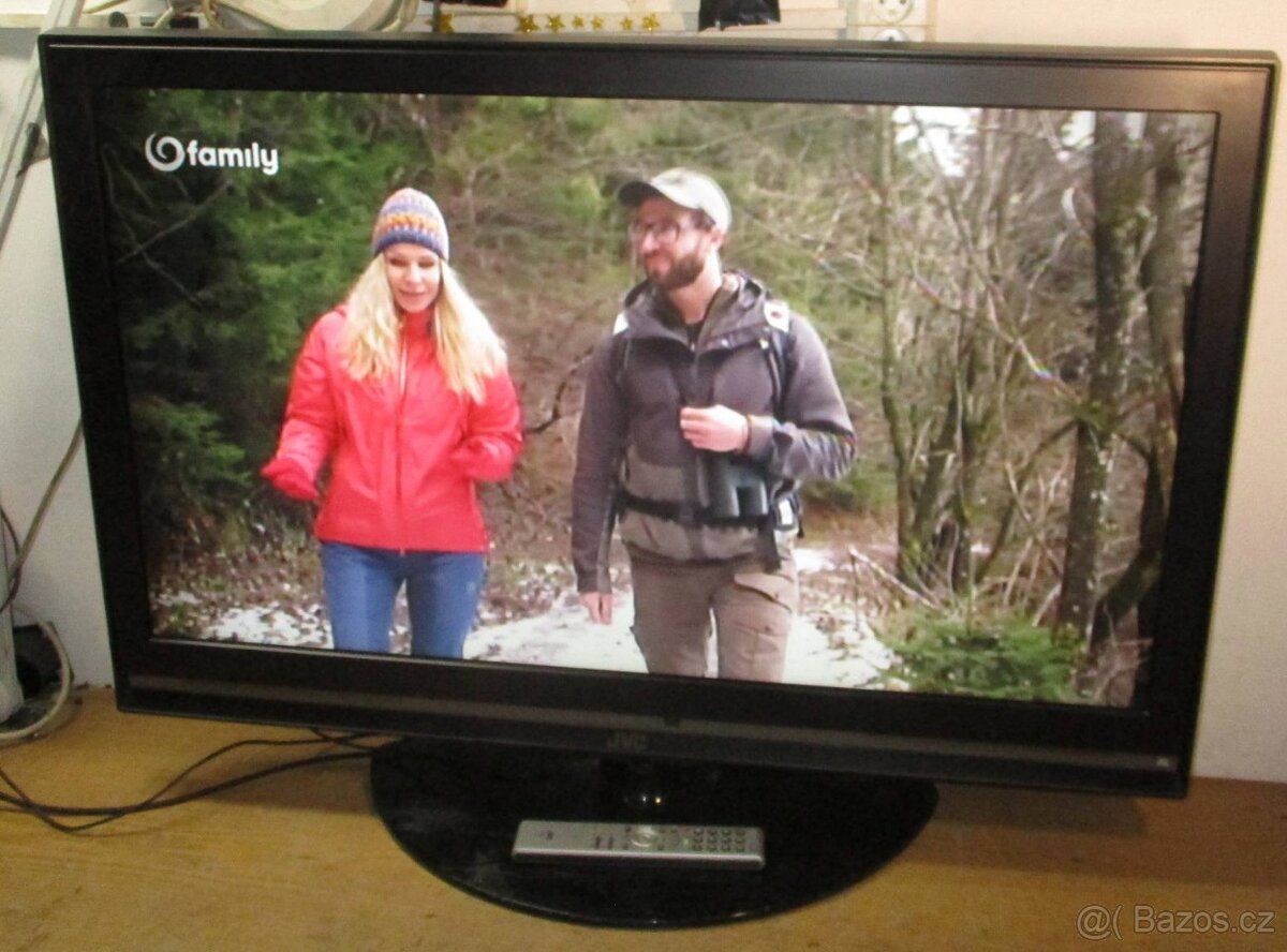 LCD televize JVC 42 palců (107cm), nemá DVBT2 - 6