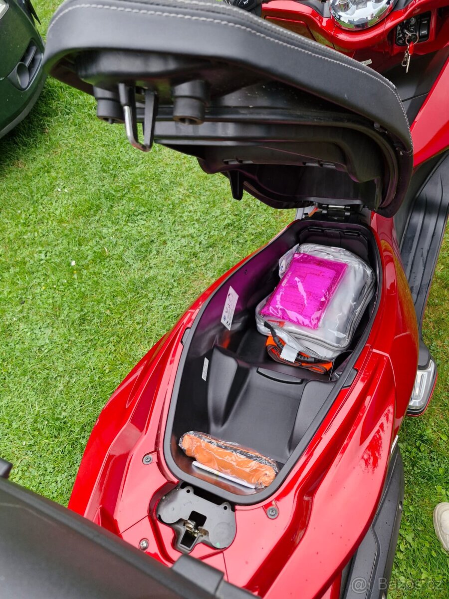 Skútr honda 125ccm - 6