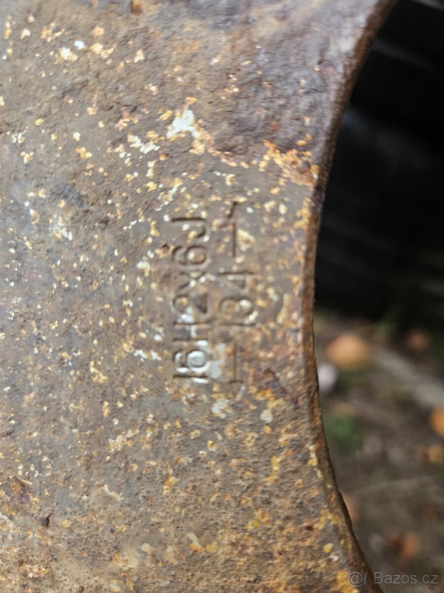 Kolo s pneu Iveco rezerva - 6