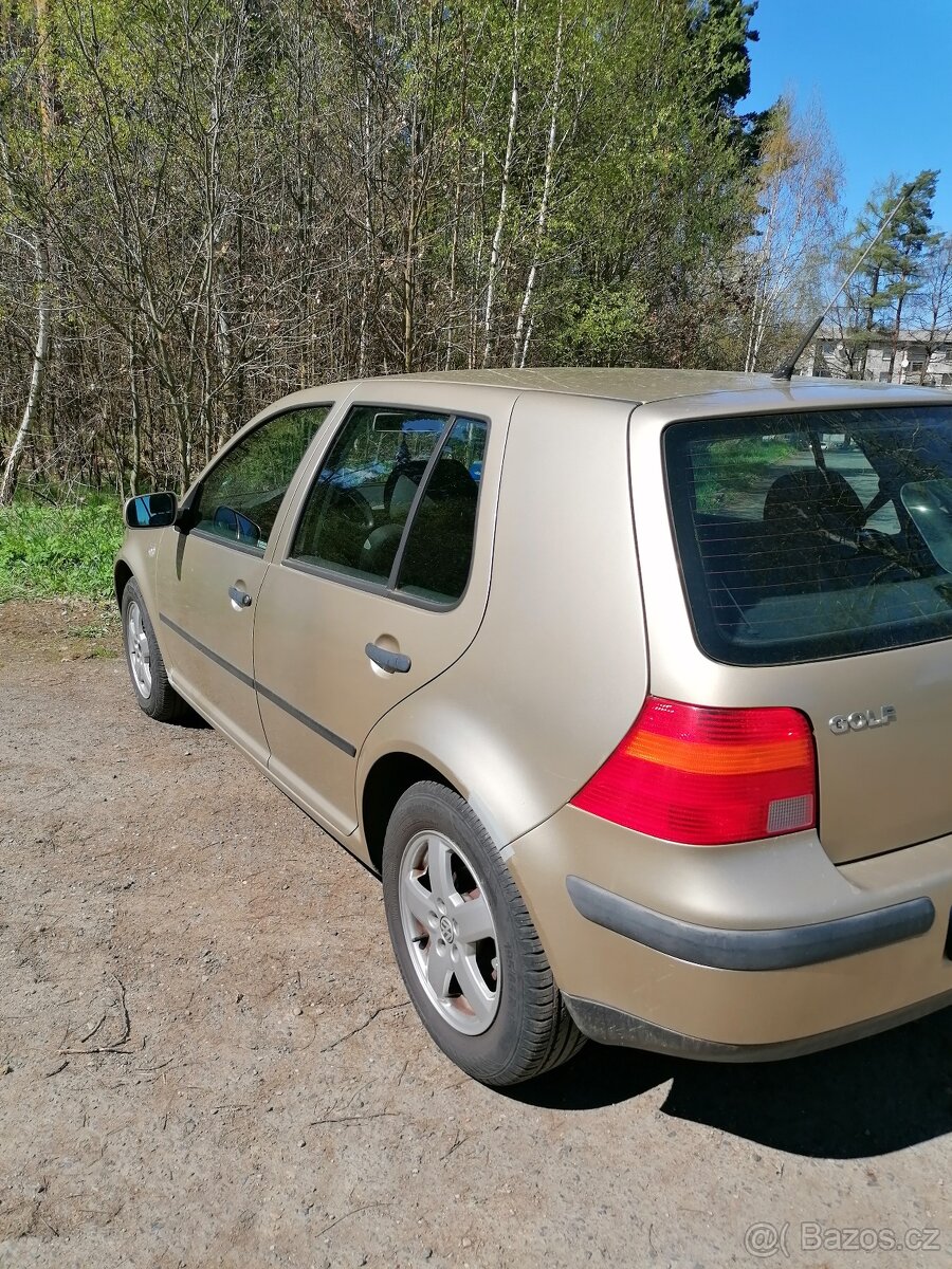 VW Golf - 6