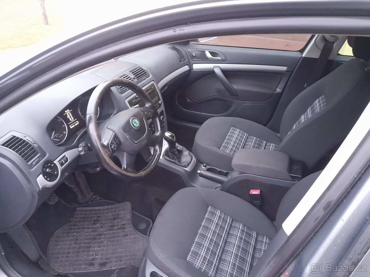 ŠKODA OCTAVIA KOMBI II FACELFT 1,4 TSI,2012,XENONY - 6