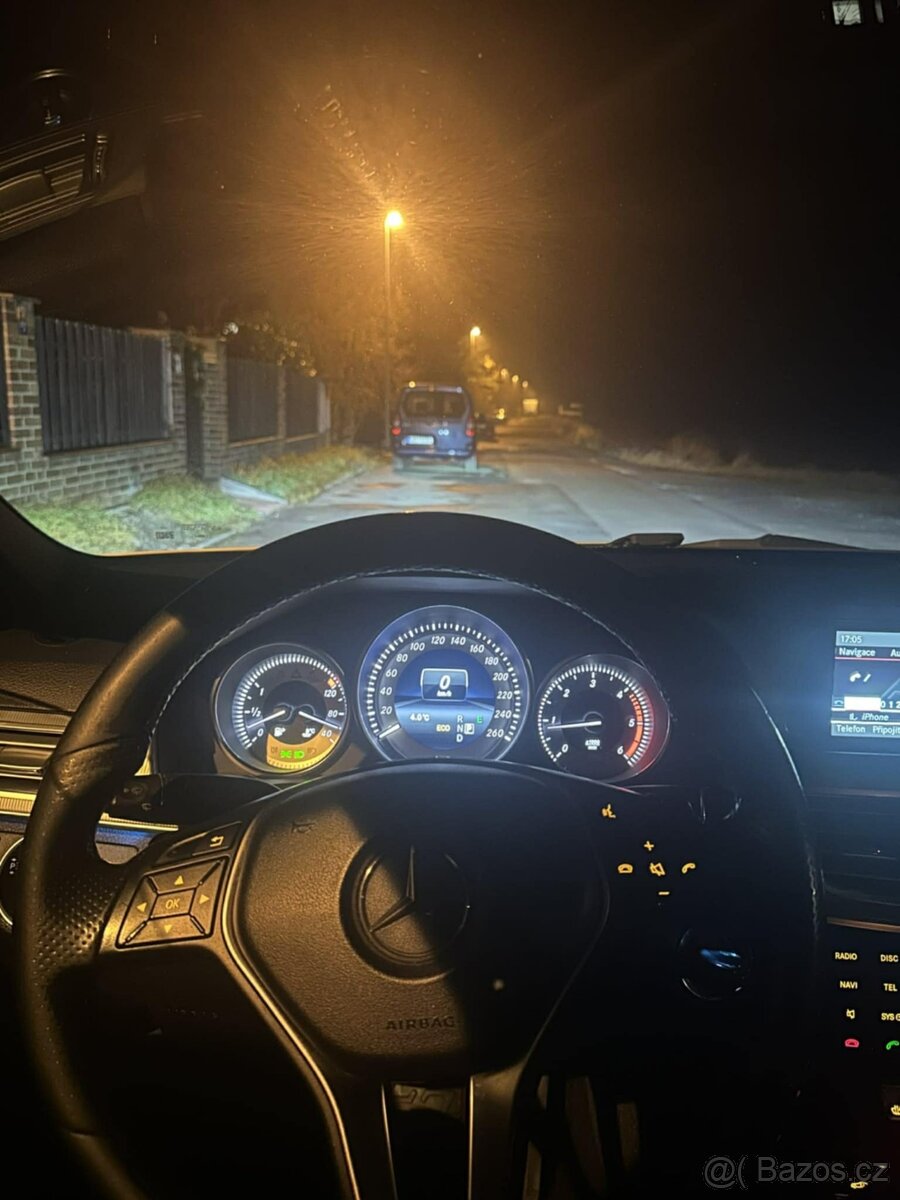 Mercedes E212 facelift - 6