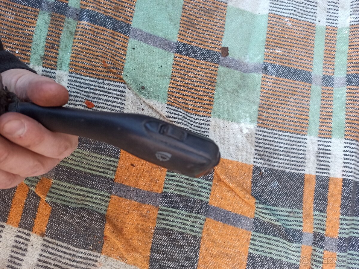 Prodám přepínač blikrů a stěračů (páčky) - 6