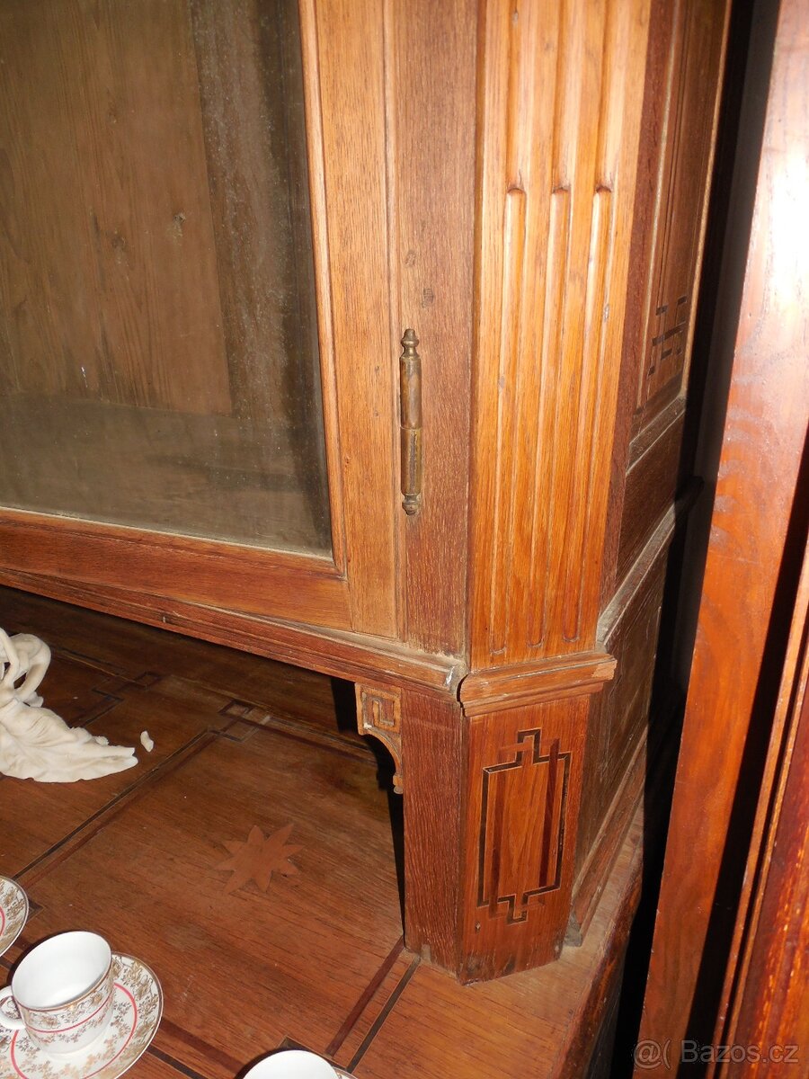 Starožitný klasicistní kredenc - 6