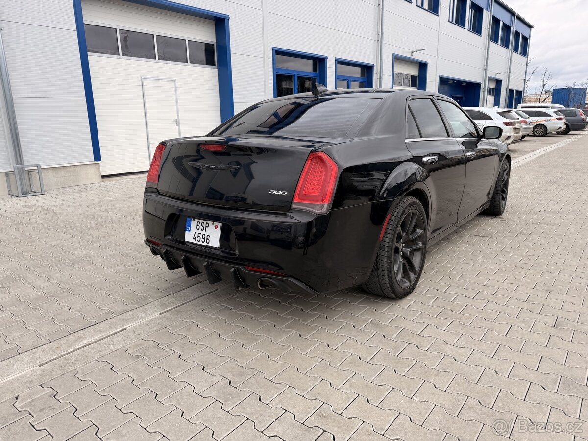 2015 Chrysler 300C V6 RWD Limited - 6