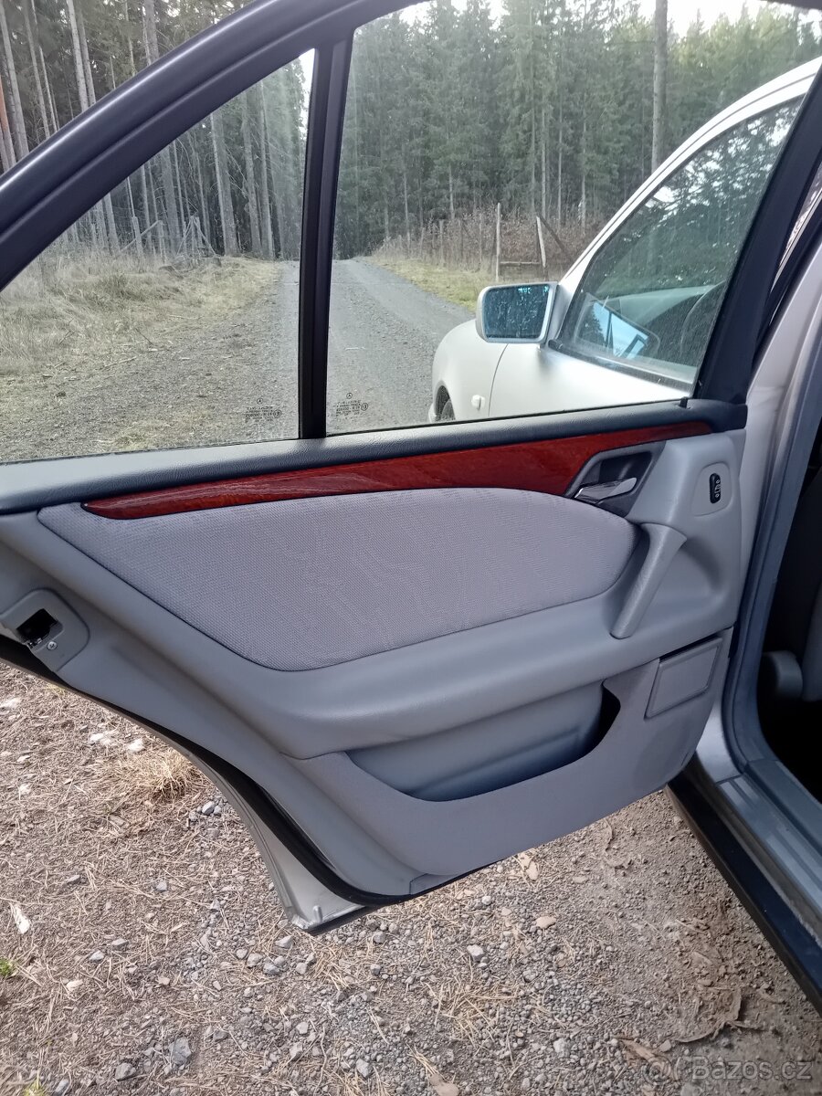 Mercedes benz E200 - 6