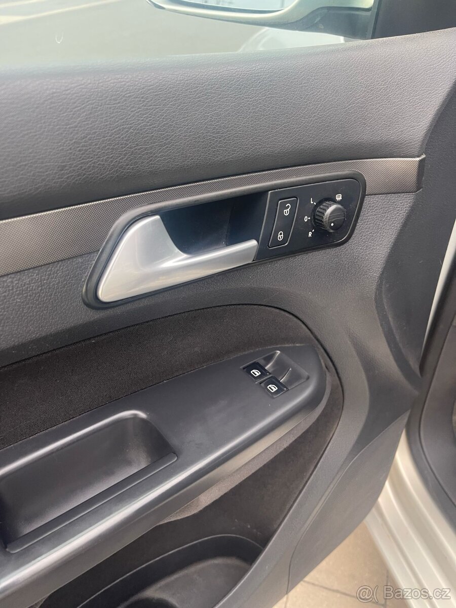 Volkswagen Touran 2.0D EcoFul, na splátky bez registru - 6