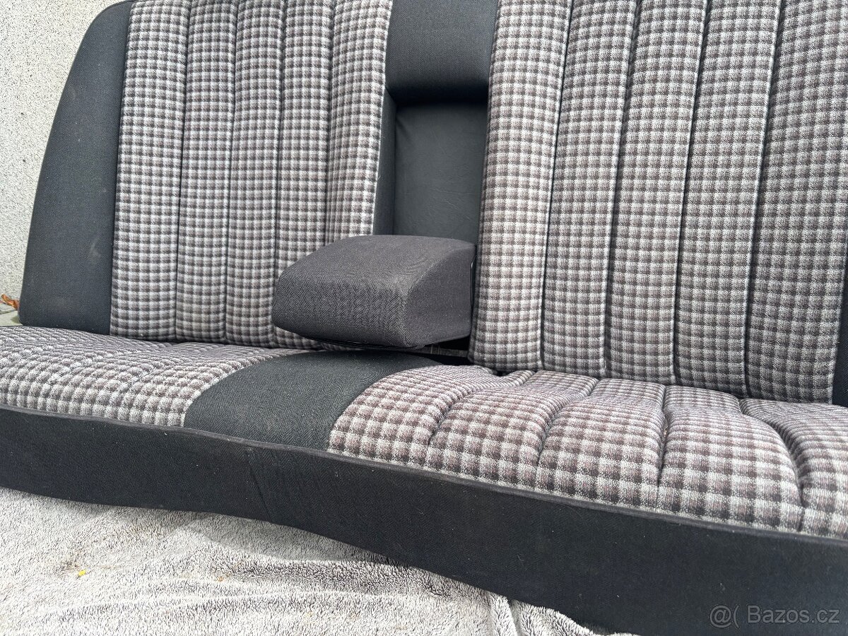 Mercedes 190 w201 Sportline interiér - 6