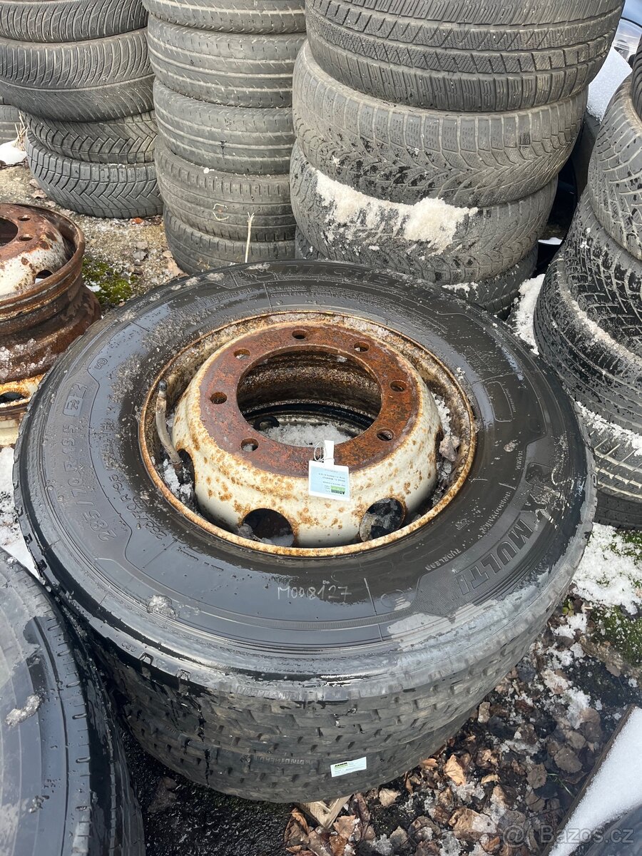 4ks Pneumatika s diskem 285/70 R19.5 - 6