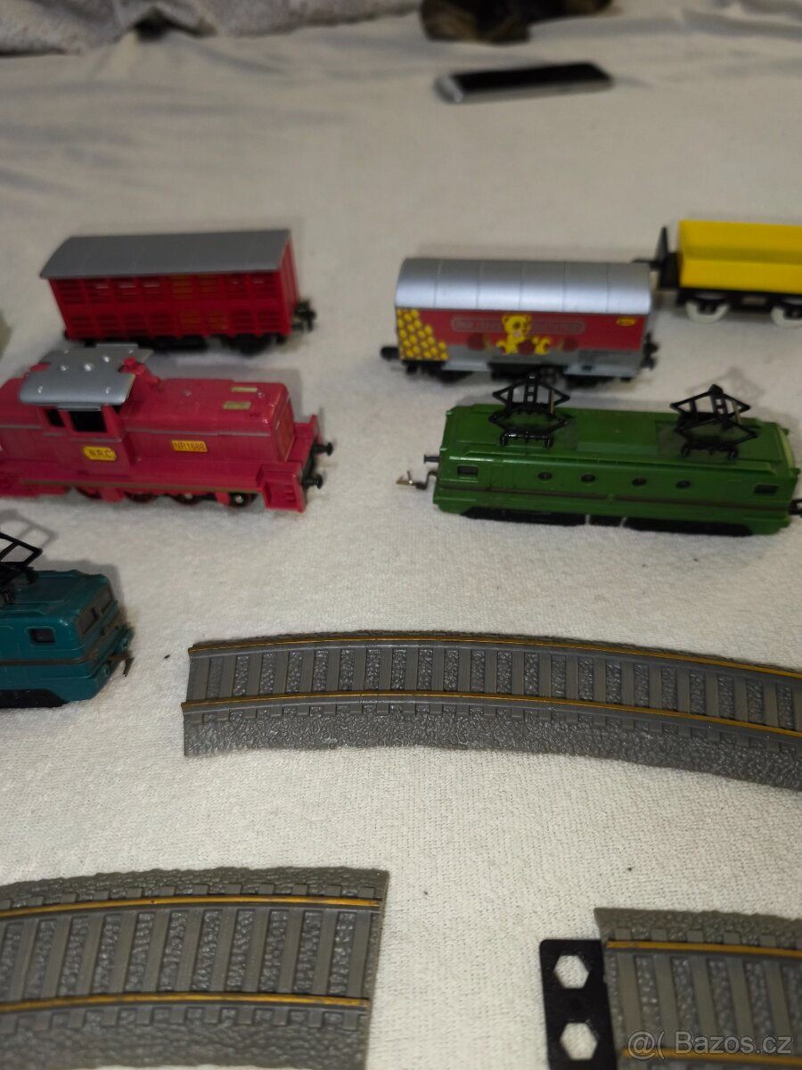 MEGA SET RETRO VLÁČKŮ H0 (PIKO/ČS) – 3 LOKOMOTIVY + vagóny - 6