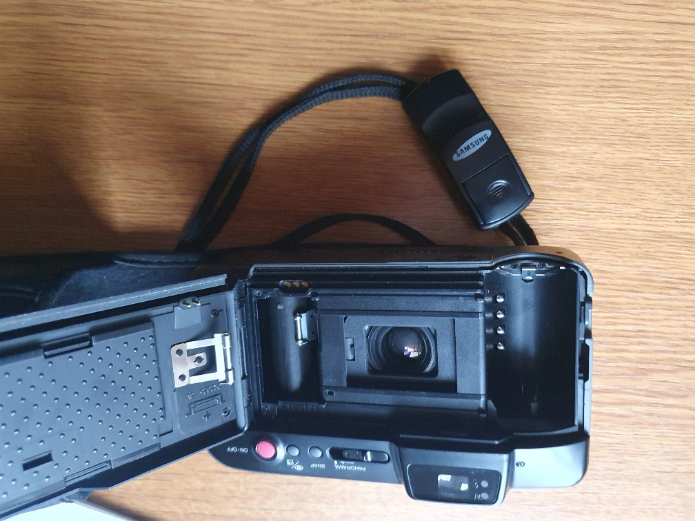 Kamera SONY a fotoaparát SAMSUNG a LJUBITEL vč. expozimetru - 6