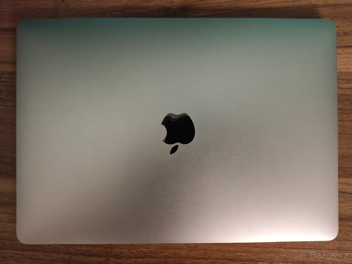 MacBook Pro 2017 | i5 • 8GB • 128GB SSD - 6