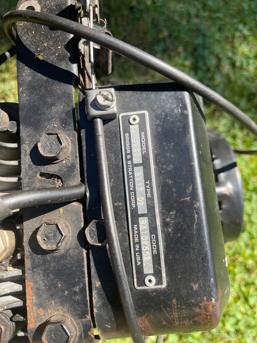 Motor do sekačky - 6