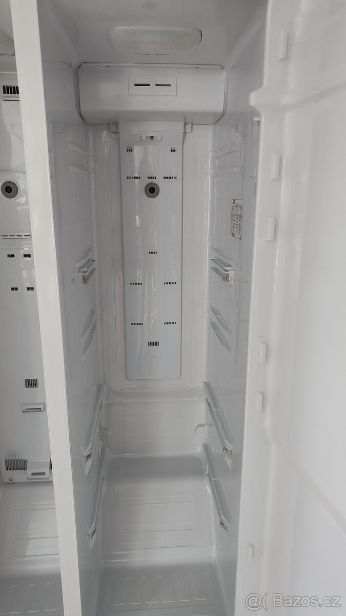 Americká lednice Samsung 496L - 6