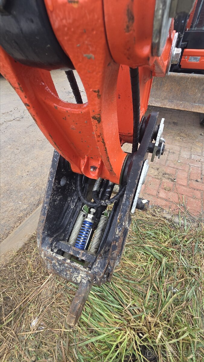 Prodám minibagr Kubota U27-4, jen 145mth - 6