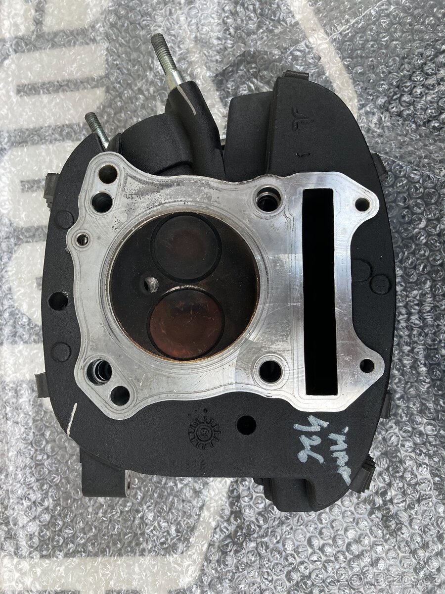 Royal Enfield Himalayan-hlava válce - 6