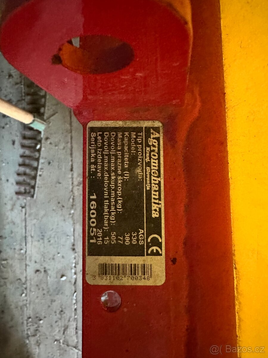 Nesený plošný postřikovač AGS 330 6m - 6