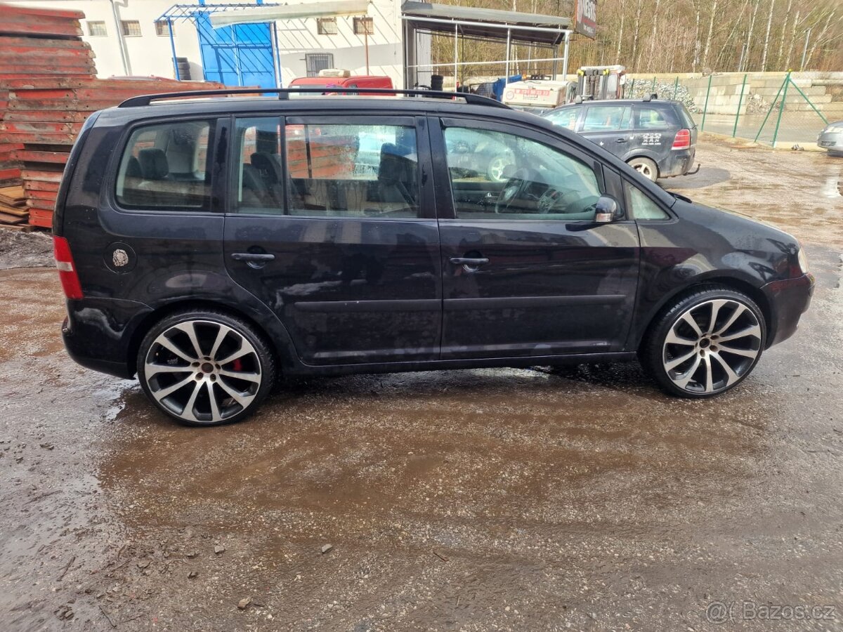 Volkswagen Touran - 6