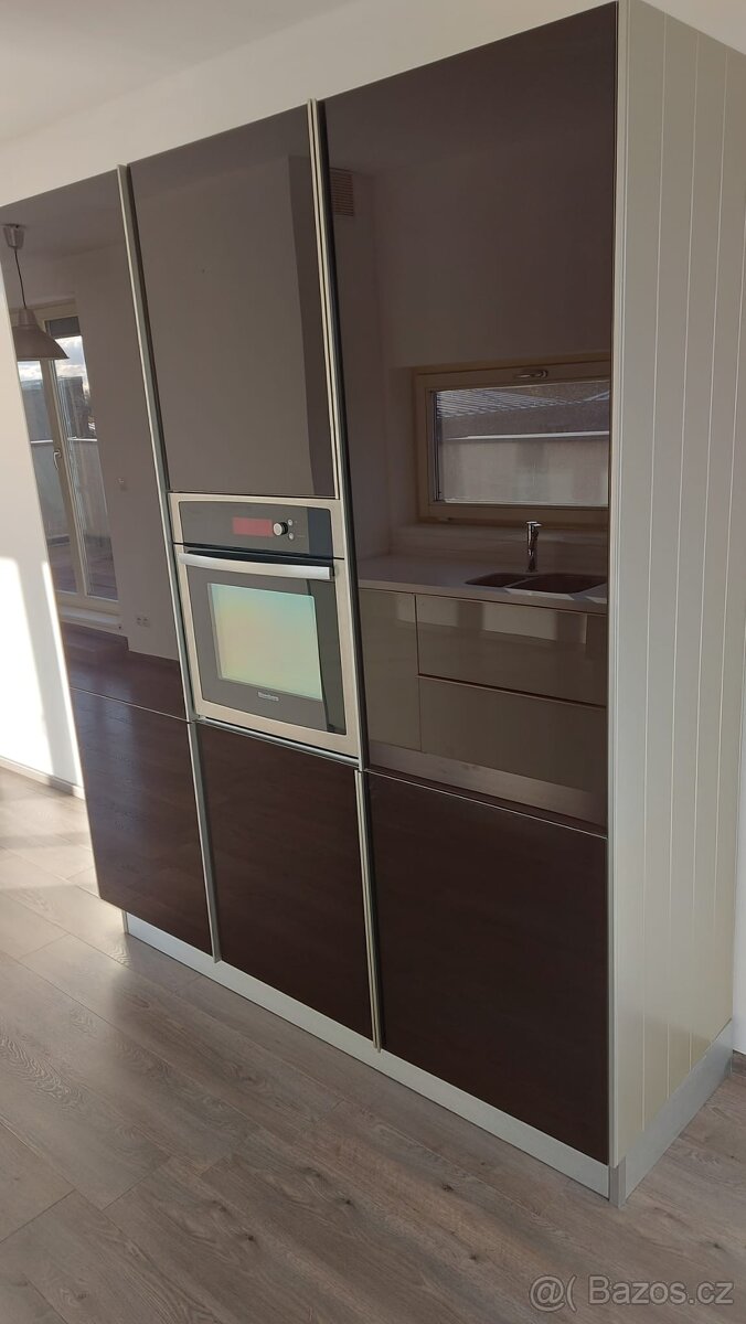 Prodám kuchyňskou linku se spotřebiči - 6