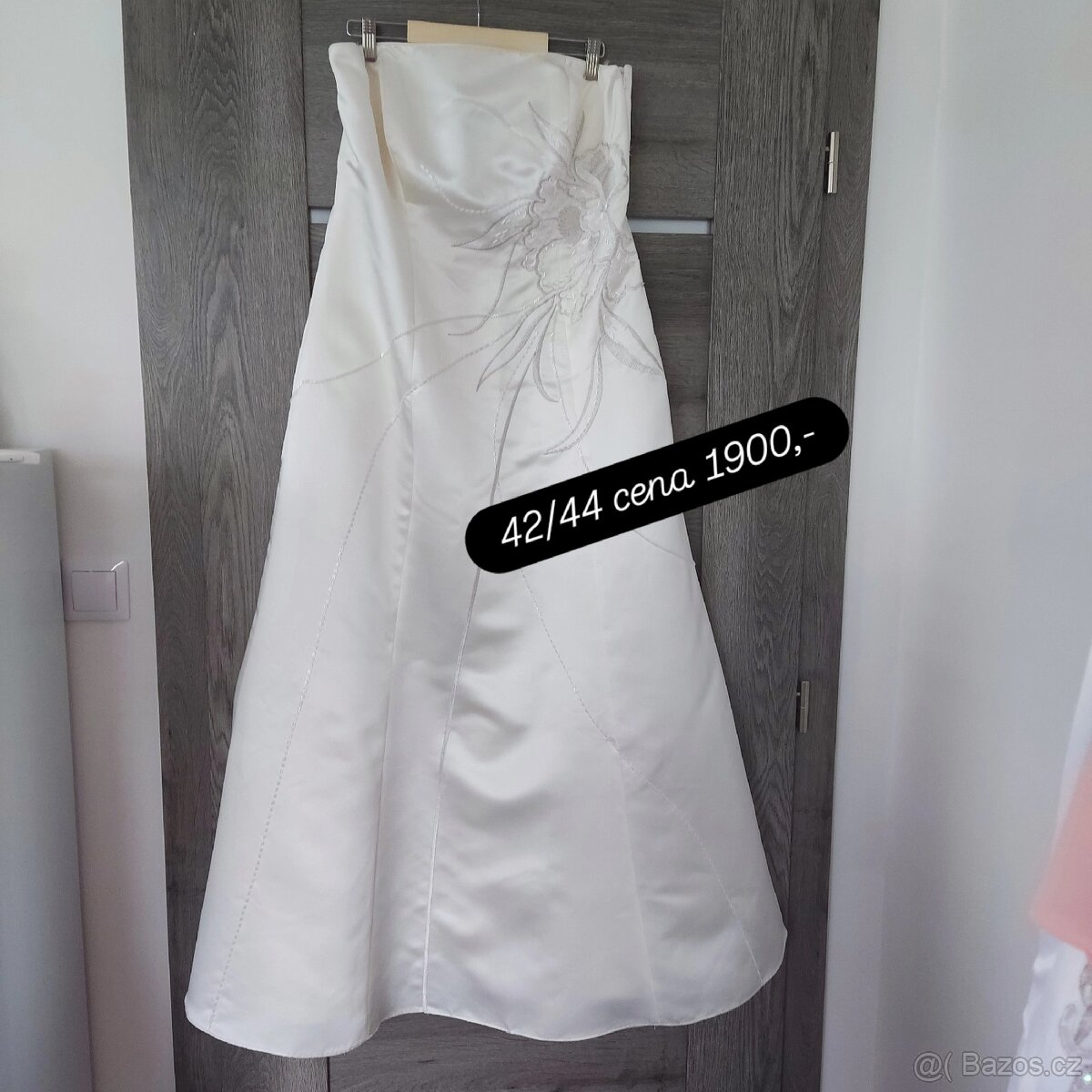 Svatební šaty 20 kusů různé velikosti - 6