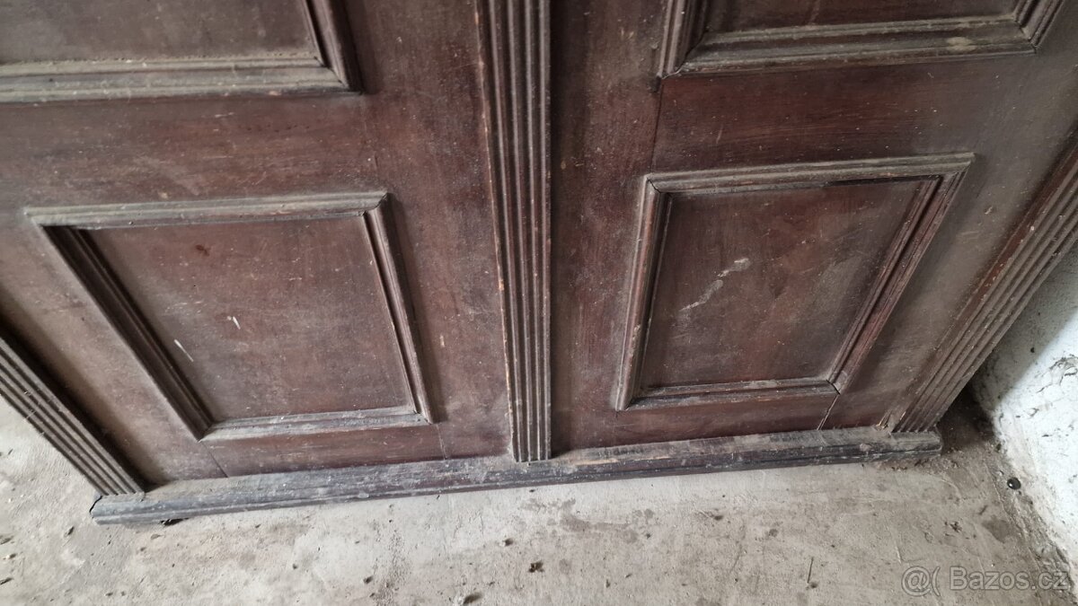 Starožitná skříň - 6