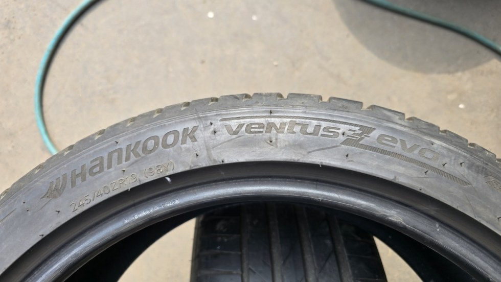 Letní pneu 245/40/19 Hankook - 6