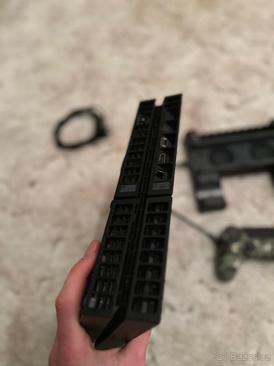 Sony PlayStation 4 - 6