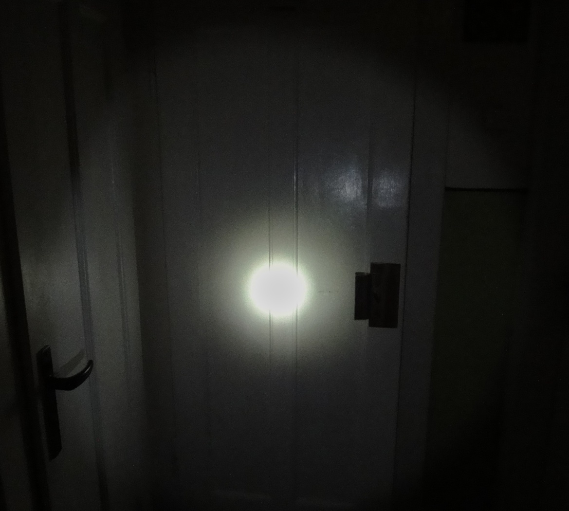 Výkonná LED svítilna Fenix TK35 včetně 2x 18650 aku AW - 6