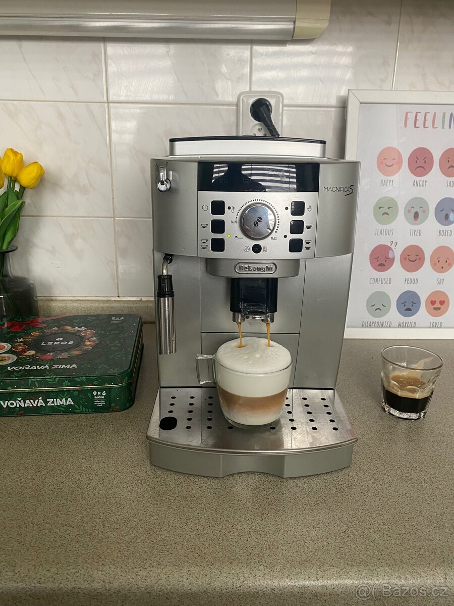 Kávovar Delonghi ECAM - 6