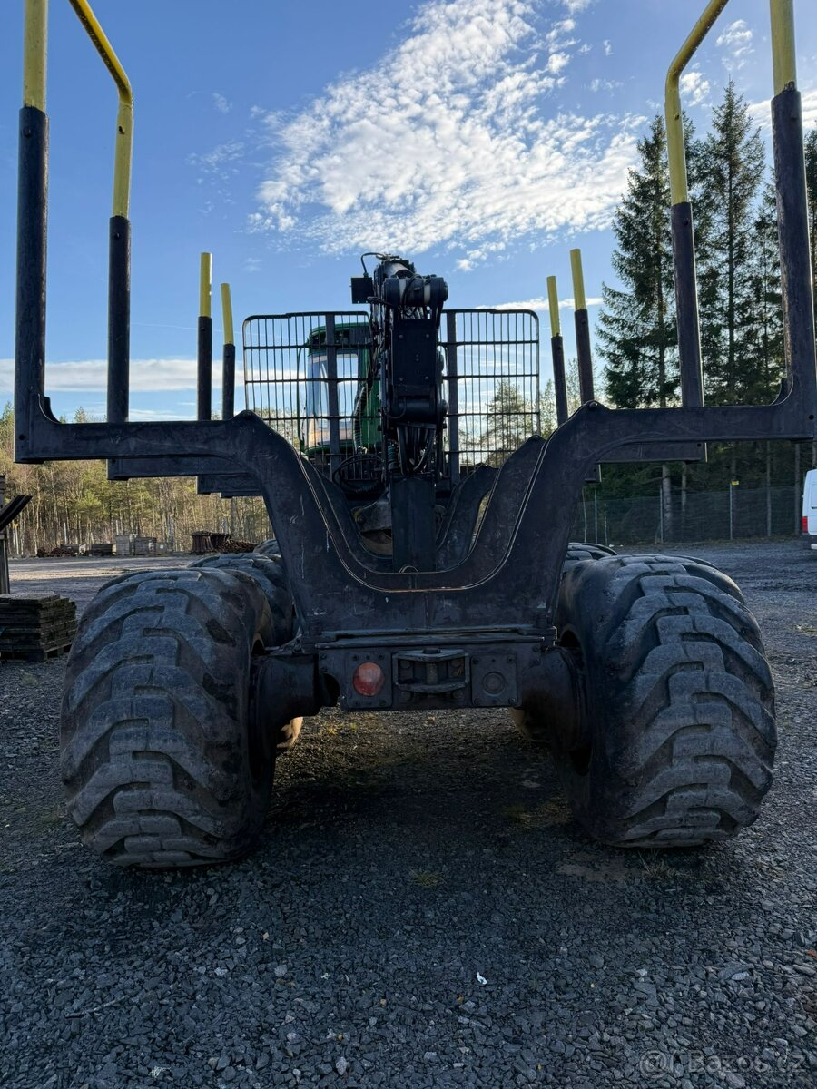 Vyvážecí souprava JOHN DEERE 1010G IBC - 6
