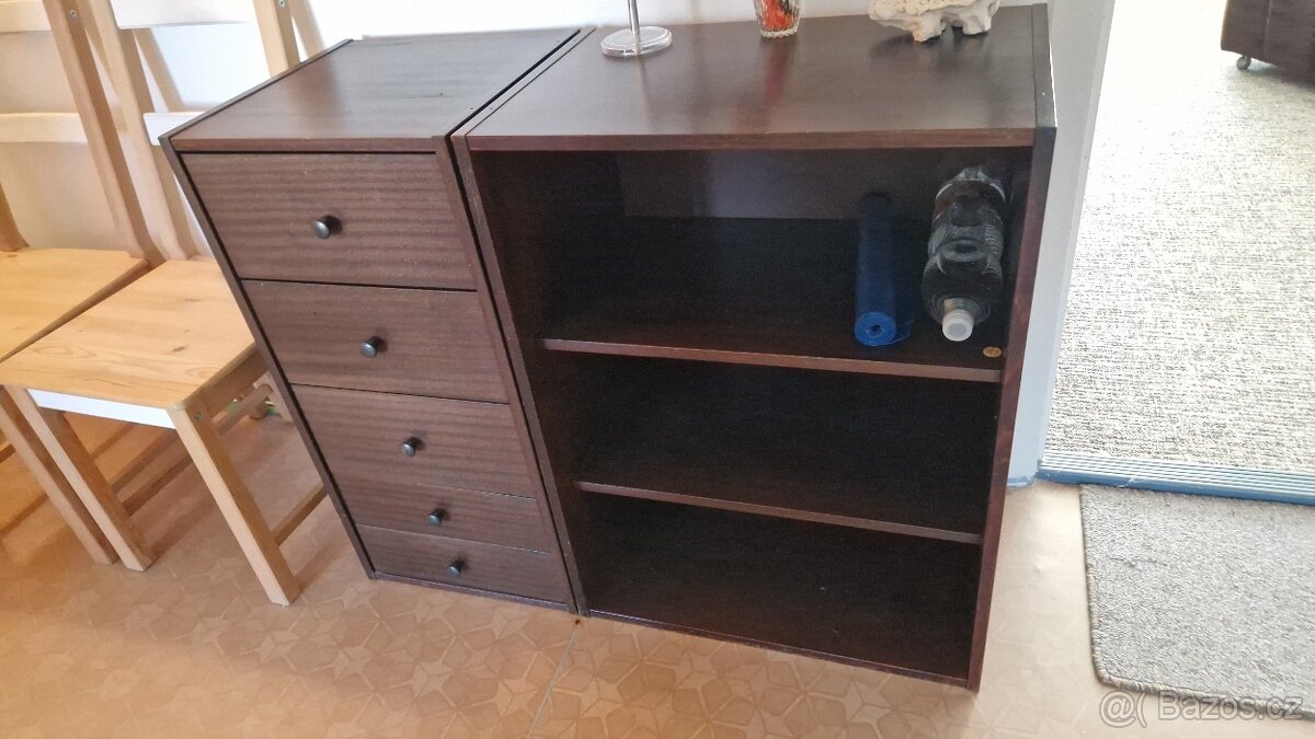 Obývací stěna spolu se šatní skříní - 6