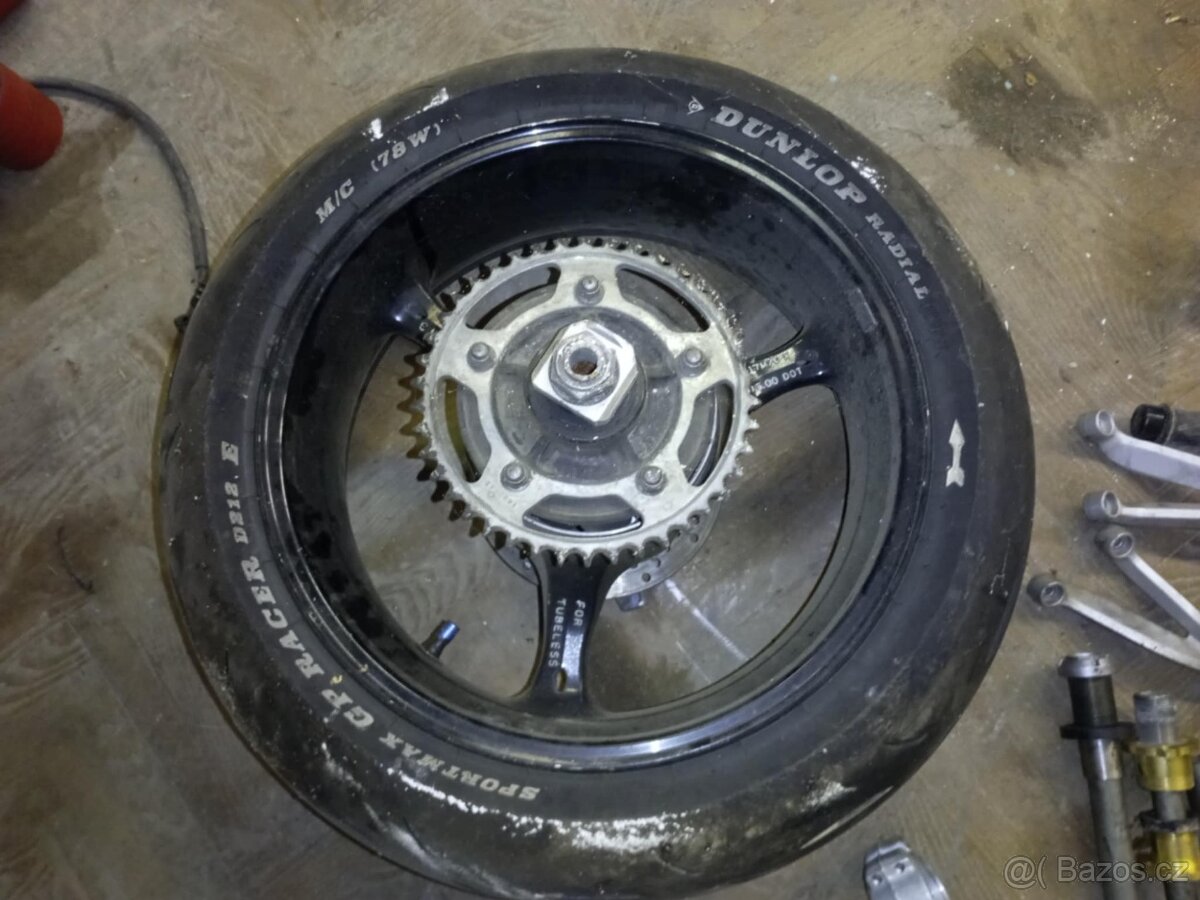 zbylé díly suzuki gsxr 1000 K1-K6 - 6