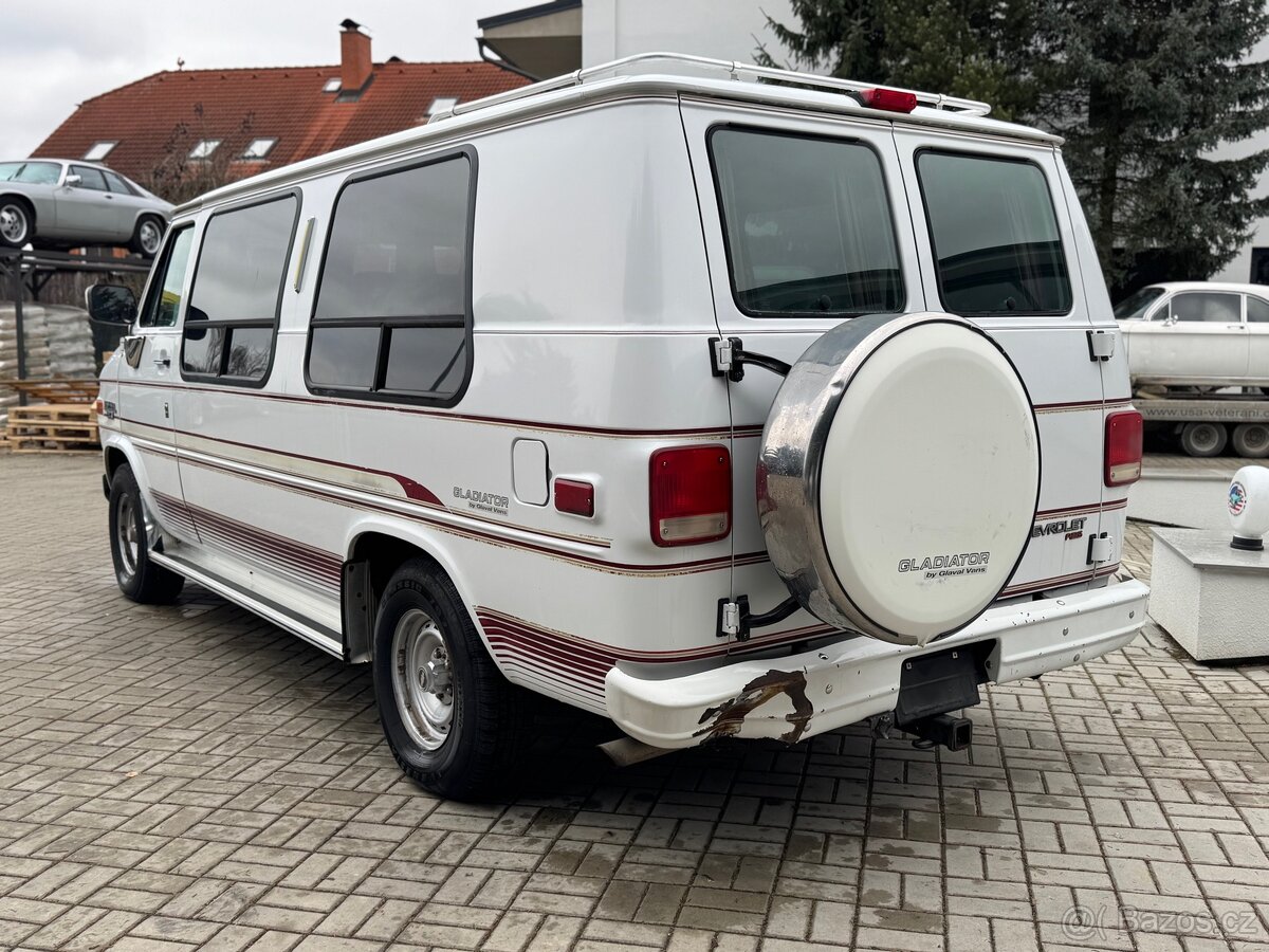 1994 Chevrolet G20 Gladiator - Glaval Vans - 6