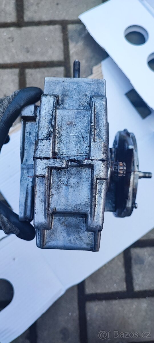 Manet Korado polomotor - 6