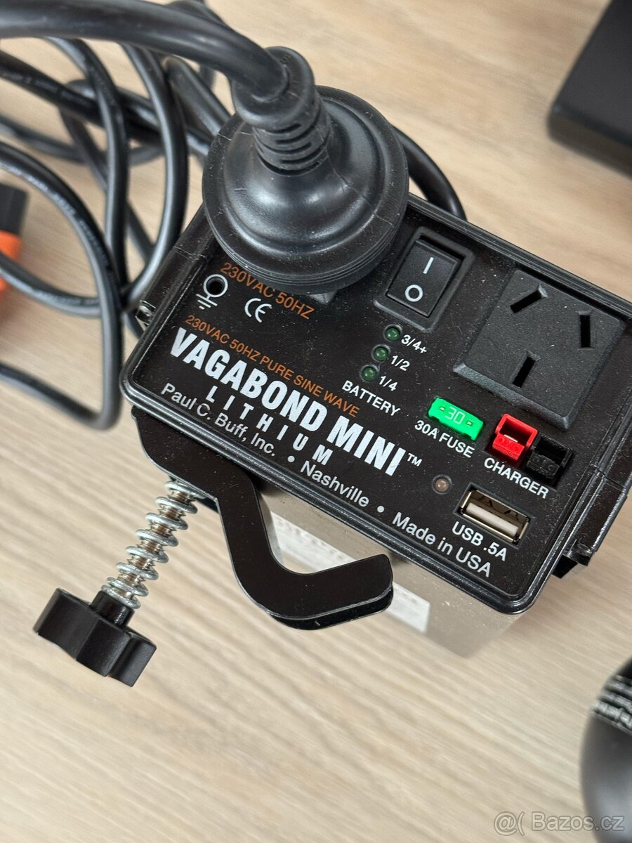 Paul C. Buff Einstein E640 + Vagabond Mini Lithium + Octabox - 6