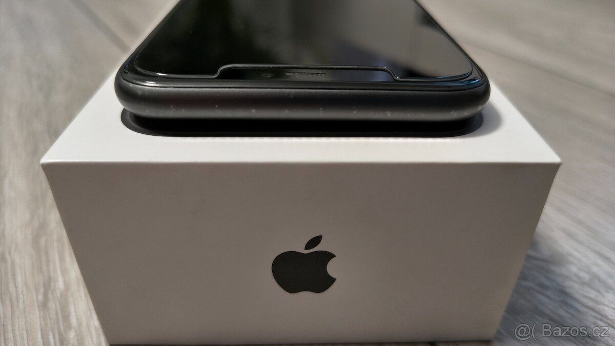 iPhone 11 64GB Black - 6