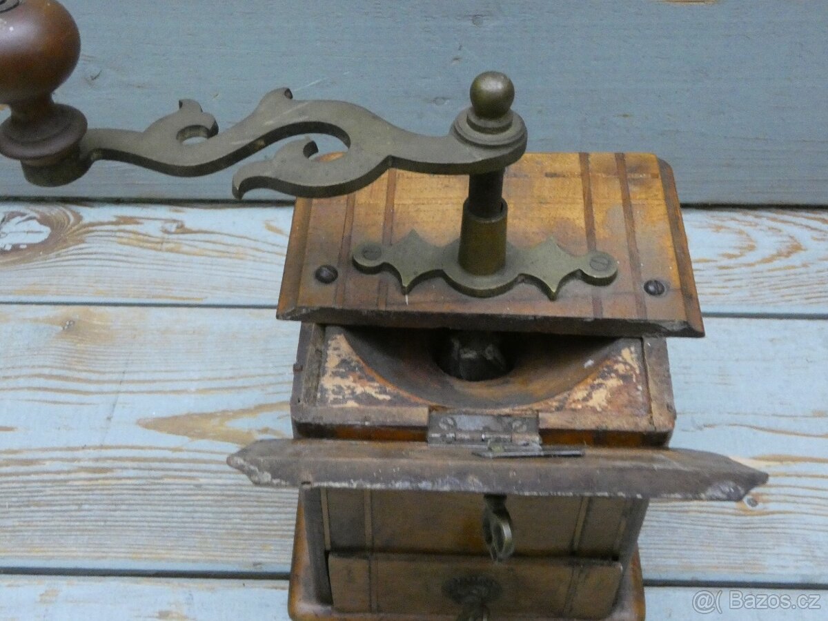 Dřevěný kafe mlýnek - 6