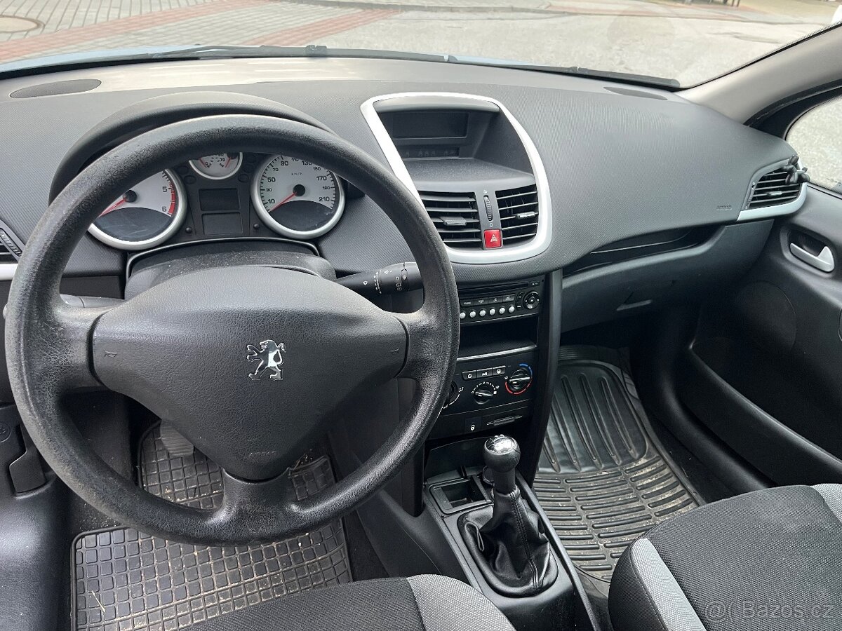 Peugeot 207 - 6