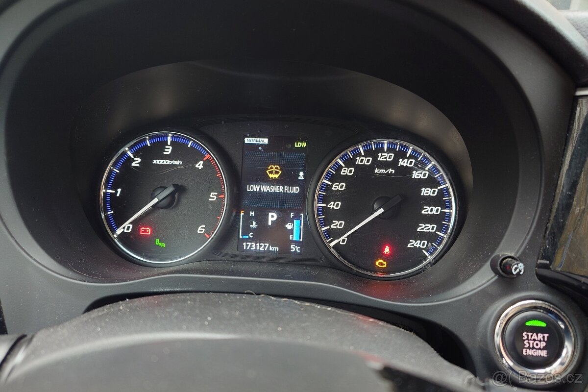 Mitsubishi Outlander 2.2DI-D, 4x4, 2017, automat, pádla. - 6