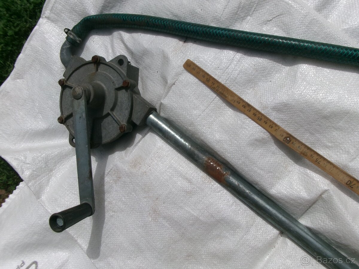 prodám stará ruční vodní čerpadla - Sigma-Mostar, Rejsek a d - 6