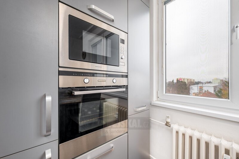 Modernizovaný příjemný byt 2+1 s balkonem v žádané lokalitě - 6