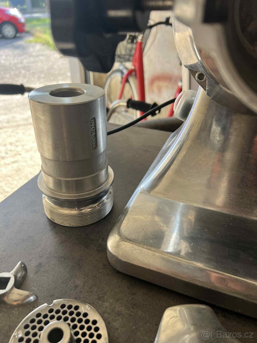 Mlýnek na maso FAMA - 6