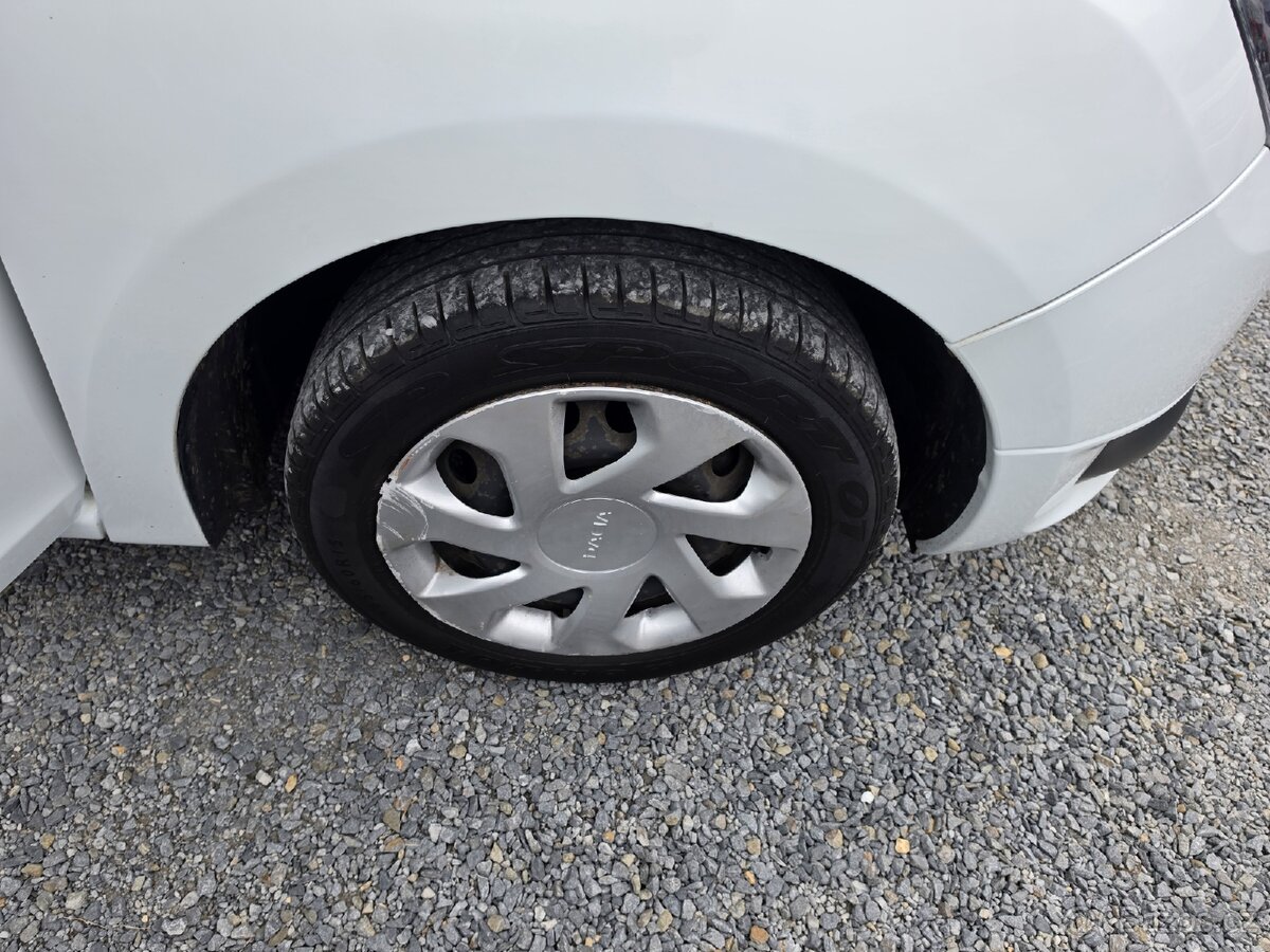 Dacia Sandero
1.2 - 6