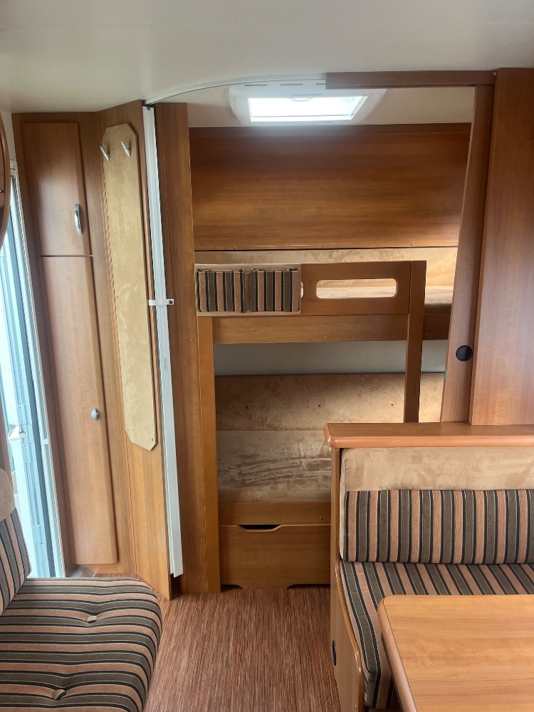 Prodám karavan Hobby 540 KMFE Excellent , r.2011 - 6