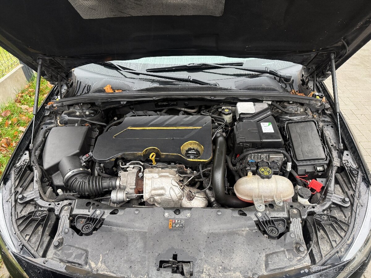 Opel Insignia 2.0 CDTI 154 kW 4x4 Automat, 2018–plná výbava - 6