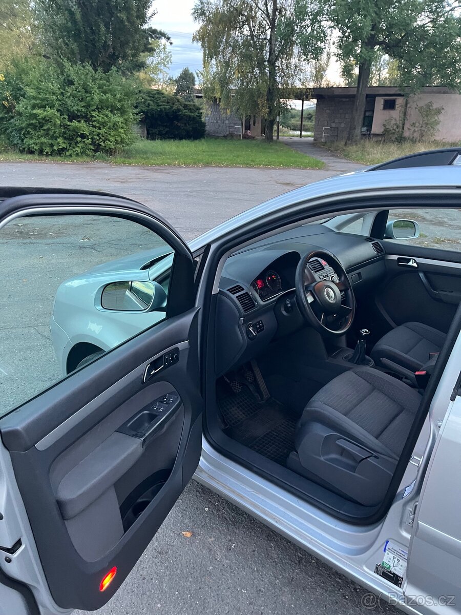 Volkswagen Touran 1t1 1.9tdi 77kw 7.míst - 6